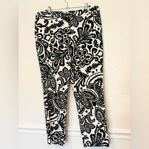 Chico’s Black & White Batik Print Floral Paisley Front Zip Ankle Pants Large